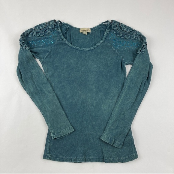 ONE WORLD Tops - One World Tshirt Womens Medium Petite Green Ribbed Stones Long Sleeve